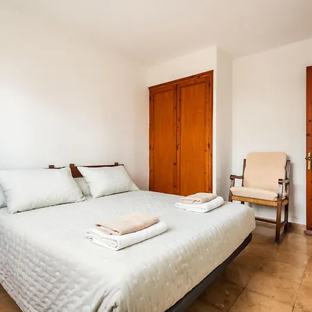 Pons Bosch 2 Bedroom House,