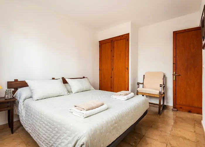 Pons Bosch 2 Bedroom House,