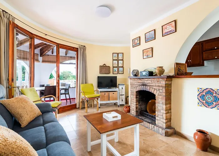 Pons Bosch 2 Bedroom House,