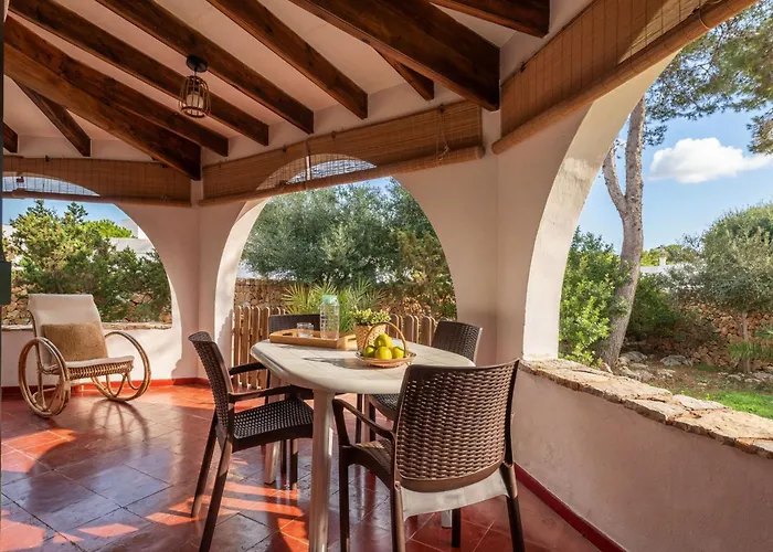 Pons Bosch 2 Bedroom House, Hébergement de vacances Cala Blanca (Menorca)