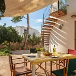 Pons Bosch 2 Bedroom House, * Cala Blanca (Menorca)