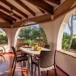 Pons Bosch 2 Bedroom House, Semesterbostad Cala Blanca (Menorca)