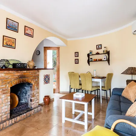 Pons Bosch 2 Bedroom House, Semesterbostad Cala Blanca (Menorca)